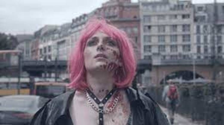LADYBITCH Ganzer Film Auf Deutsch logo